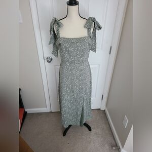 NWT Francesca's Collections Sage Green Floral Midi Sun Dress